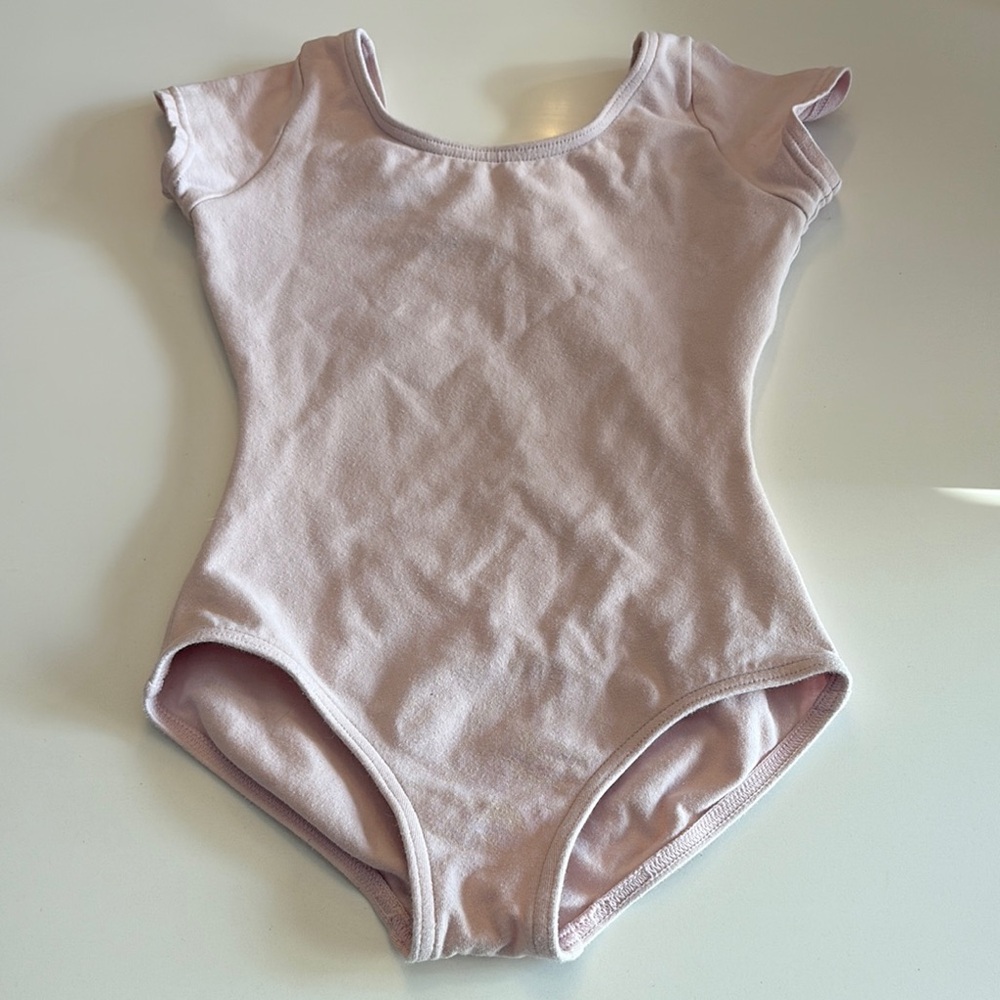 💗 Capezio Pink Short Sleeve Leotard - Size I (Intermediate/Child Size 6-7)